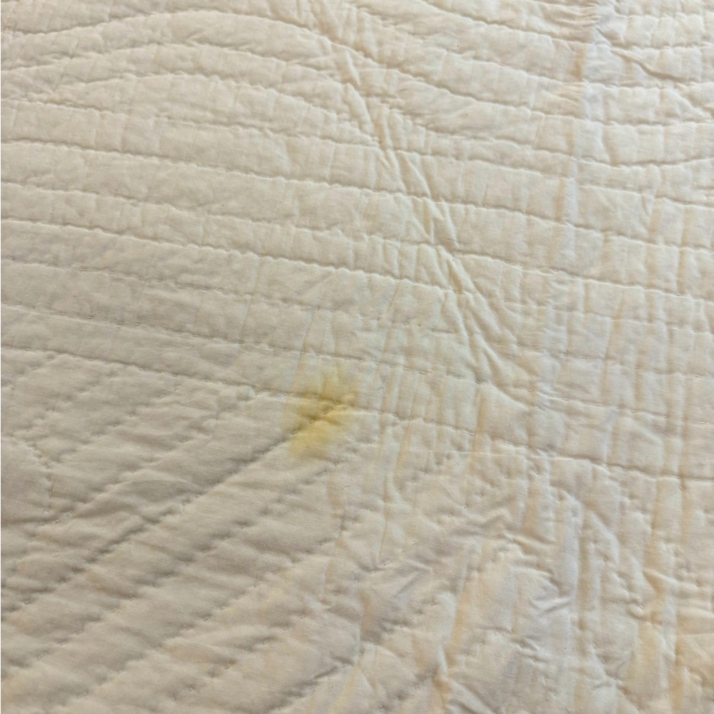 White Quilt with Pink Floral Decorative Details - Full Size - Picture 9 of 11
